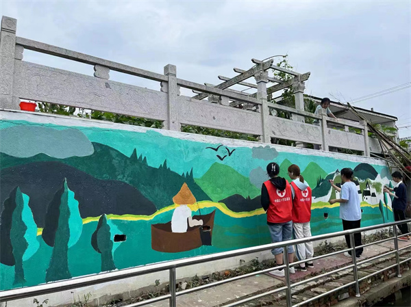 墙绘艺术 为乡村振兴添彩(图2) 墙绘艺术 为乡村振兴添彩(图2)